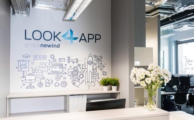 辦公室5G天天看5G天天爽.jpg