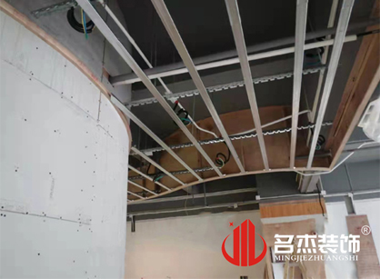 巡工地日記，鑒豐香精香料辦公室5G天天看5G天天爽項目緊張進行中