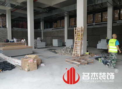 巡工地日記，顏朵化妝品科技辦公室5G天天看5G天天爽項目緊張進行中